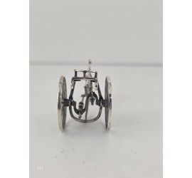 Zilveren miniatuur Historische driewieler fiets