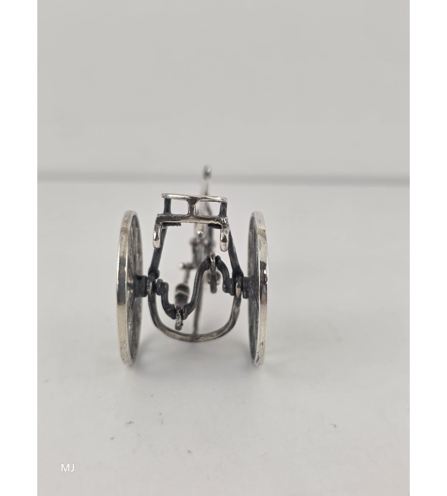 Zilveren miniatuur Historische driewieler fiets