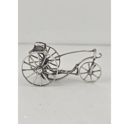 Zilveren miniatuur Historische driewieler fiets