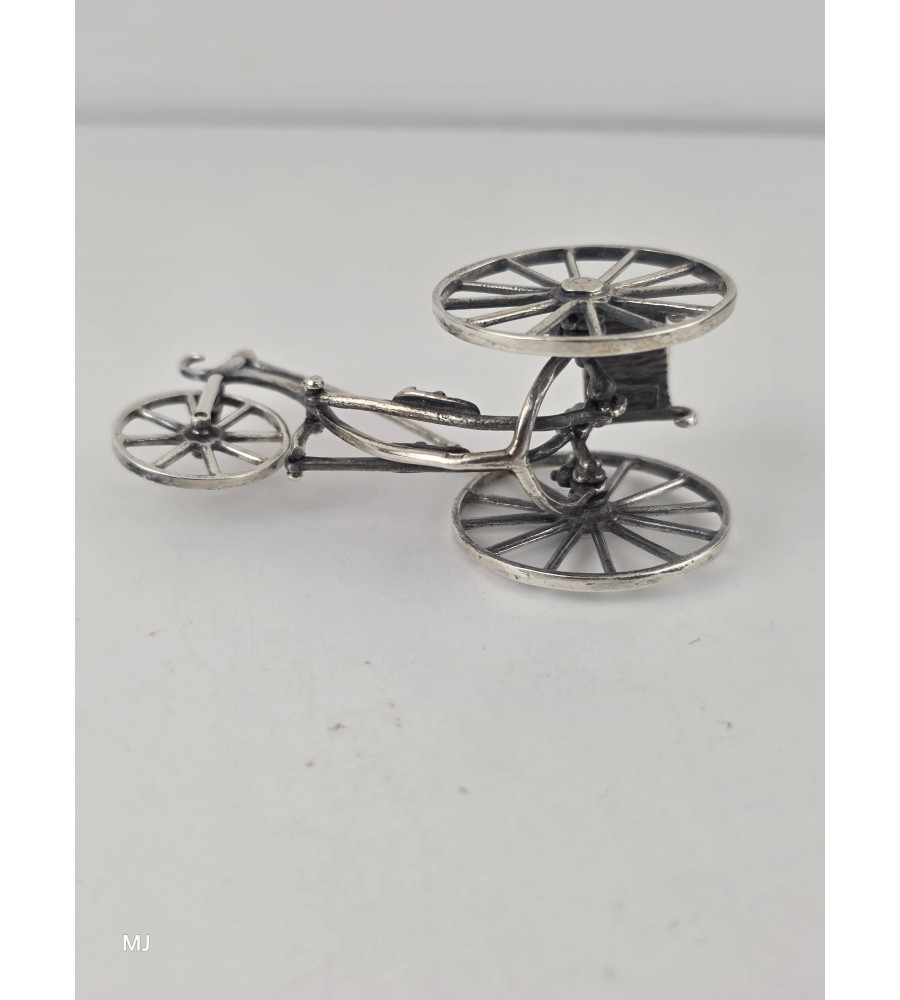 Zilveren miniatuur Historische driewieler fiets