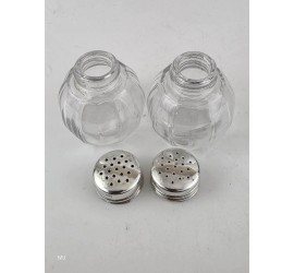 Glazen peper en zout stel met zilveren dop