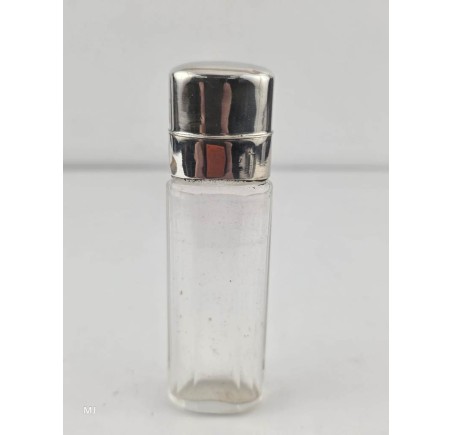Parfumflesje met zilveren dop