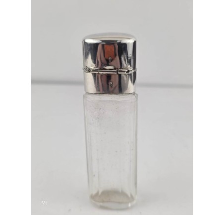 Parfumflesje met zilveren dop