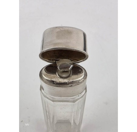 Parfumflesje met zilveren dop