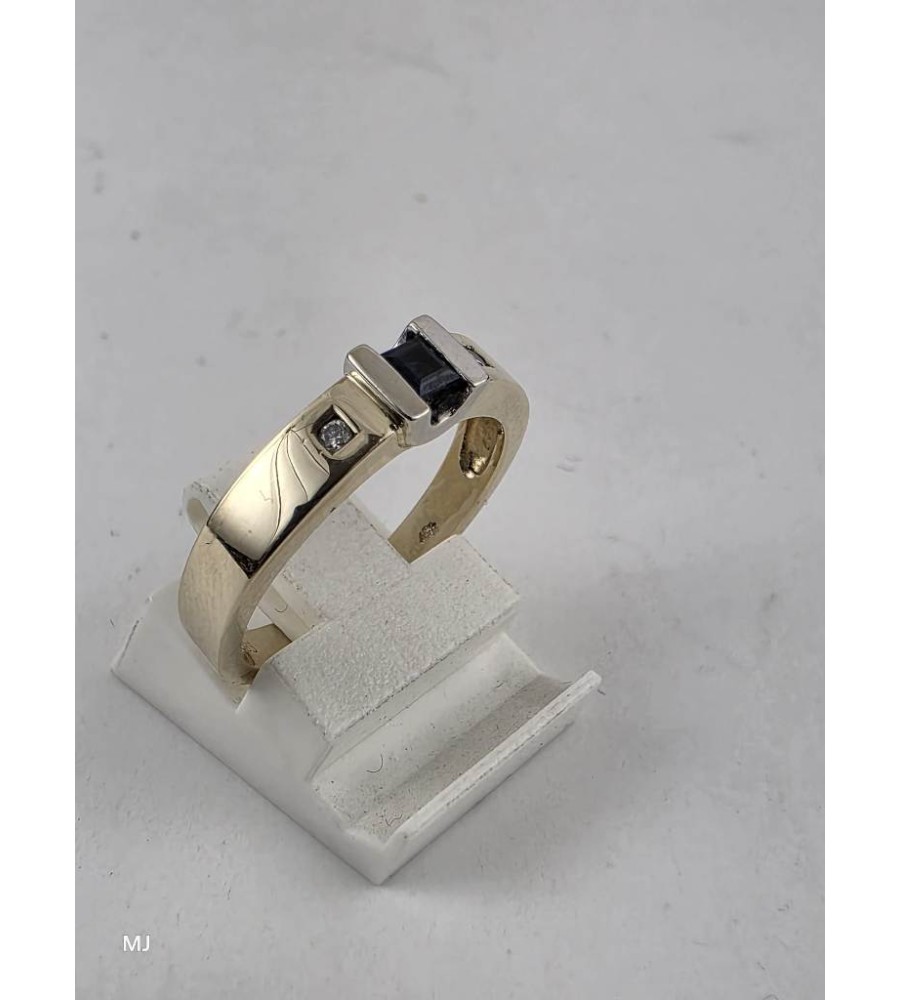 Gouden damesring met blauw saffier en briljant