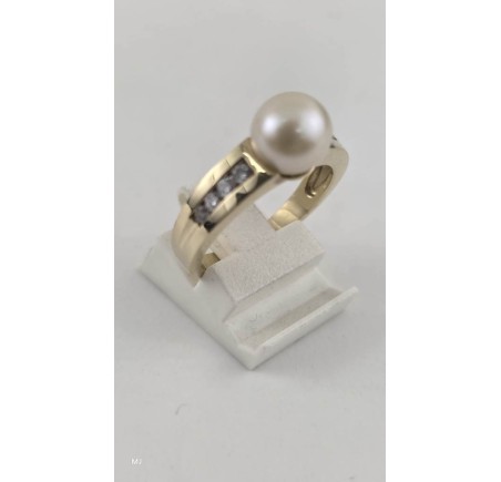 Gouden damesring met parel en zirkonia