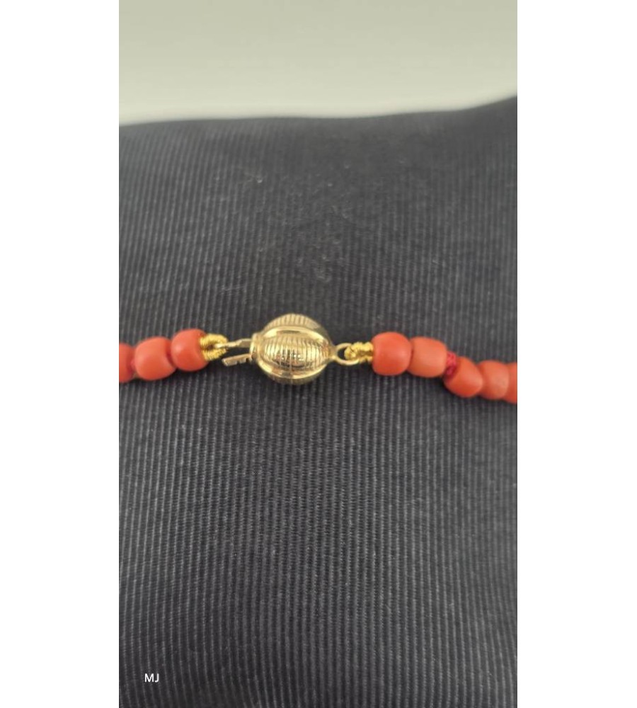 Bloedkoralen armband met gouden slot