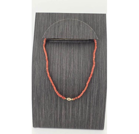 Bloedkoralen collier met gouden slot