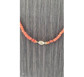 Bloedkoralen collier met gouden slot