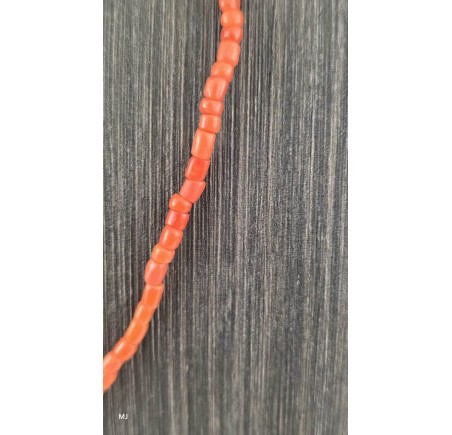 Bloedkoralen collier met gouden slot