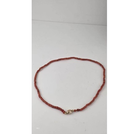 Bloedkoralen collier met gouden slot